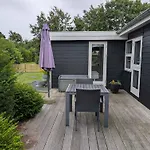 Charming With Large Fenced Garden Vakantiehuis *