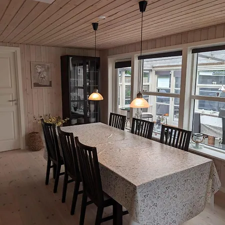 Semesterbostad Charming With Large Fenced Garden Logstor