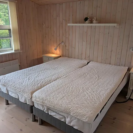 Charming With Large Fenced Garden *