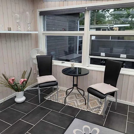 Charming With Large Fenced Garden