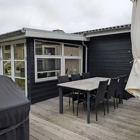 Charming With Large Fenced Garden Semesterbostad Logstor