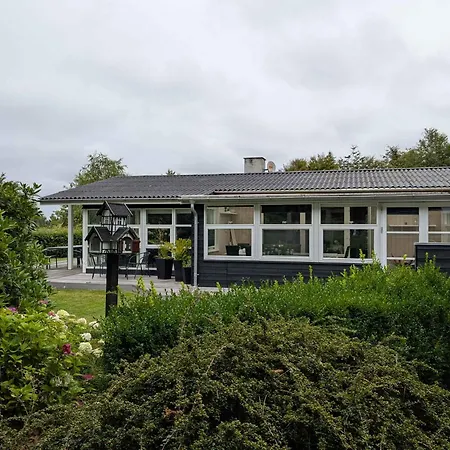 펜션 Charming With Large Fenced Garden *