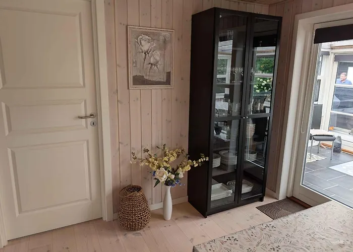 Дом отдыха Charming With Large Fenced Garden *