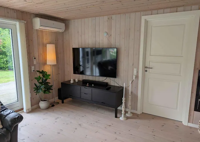 Charming With Large Fenced Garden