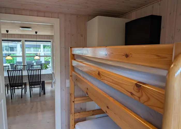 Charming With Large Fenced Garden Дом отдыха *