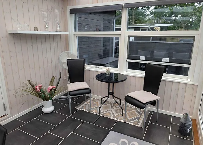 Charming With Large Fenced Garden