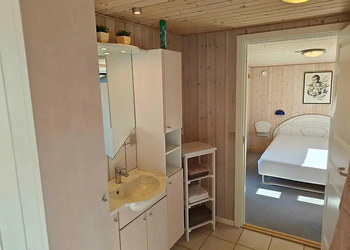 Charming With Large Fenced Garden