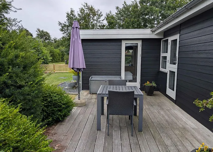 Charming With Large Fenced Garden *